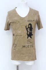 Moonage Devilment / HOTEL Tシャツ 44 ベージュ O-25-05-31-038-Mo-ts-YM-ZT0603A