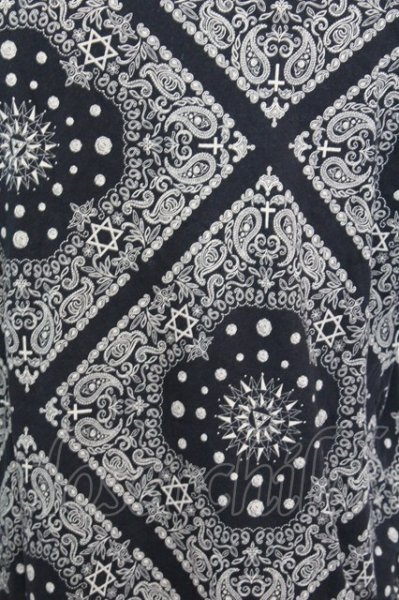 画像2: NO ID. / バンダナ総柄BIG Tシャツ 1 ブラック O-25-09-16-046-NO-ts-YM-ZT166 (2)