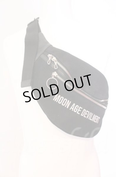 画像1: Moonage Devilment / エンブロイダリー切り替えボディバッグ  ブラック O-25-11-06-039-Mo-ba-YM-OS (1)