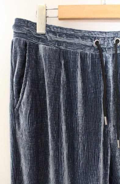画像2: NO ID. / ベロアワッシャーフロントスリットトラウザーズパンツ 2 ブルー O-26-01-03-018-NO-pa-YM-ZT0104U (2)