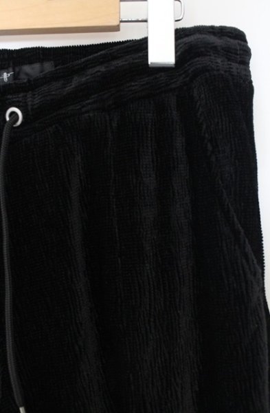 画像2: NO ID. / ベロアワッシャーフロントスリットトラウザーズパンツ 2 ブラック O-26-01-03-023-NO-pa-YM-ZT0104U (2)