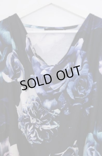 画像2: CIVARIZE / Zest フラワー総柄ドレープカットソー 44 ブラックｘブルー O-26-01-31-024-CI-to-YM-OS (2)