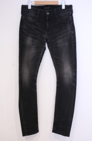 画像1: Black by VANQUISH / ヴィンテージウォッシュカーブドデニムパンツ 30 ブラック O-26-01-31-066-Bl-pa-YM-OS (1)