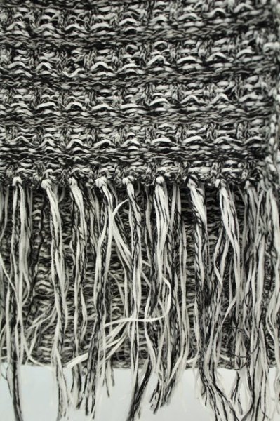 画像2: FUGA / MIXフリンジニットマフラー  グレー O-26-02-03-1008-FU-0-YM-OS (2)