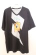 画像1: BUFFALO BOBS / CHOP CHOP(チョップチョップ) Vネック香水プリントTシャツ 3-4 ブラック O-26-02-18-011-BU-ts-YM-OS (1)