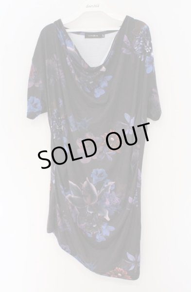 画像1: CIVARIZE / Iris ドレープ花柄Tシャツ 46 ブラックｘブルー O-26-02-22-054-CI-ts-YM-OS (1)