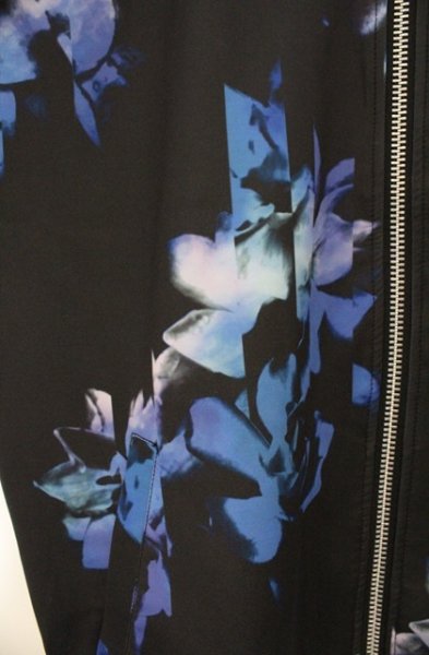 画像2: CIVARIZE / フラワーBIGポンチパーカー 46 ブラックｘブルー O-26-03-21-001-CI-to-YM-OS (2)