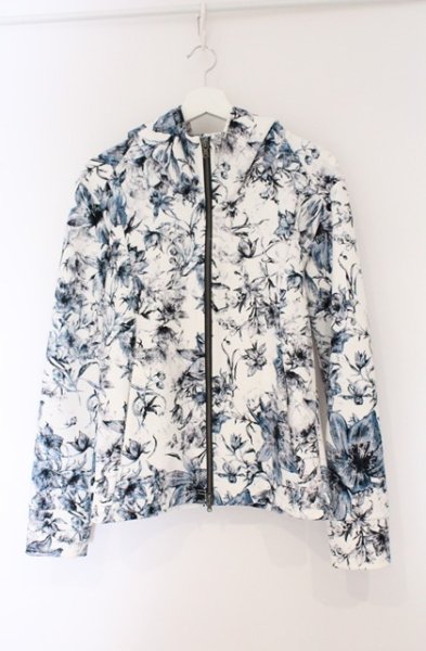 画像1: TORNADO MART / フラワープリントパーカー L ホワイトｘブルー O-26-03-26-041-TO-to-YM-OS (1)