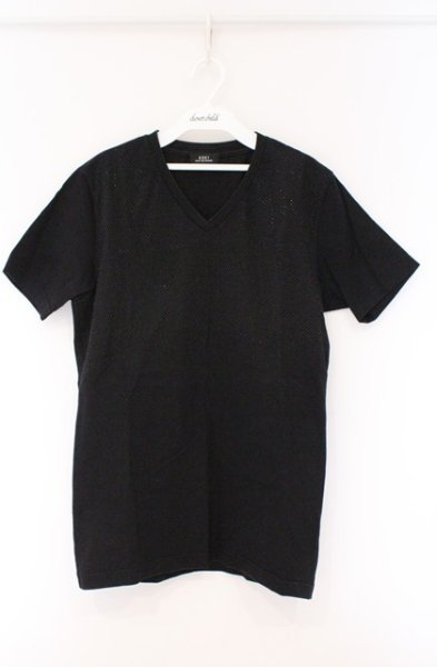 画像1: 5351pour les Hommes / グラデーションスタッズVネックTシャツ 48 ブラック O-26-03-26-012-53-ts-YM-OS (1)