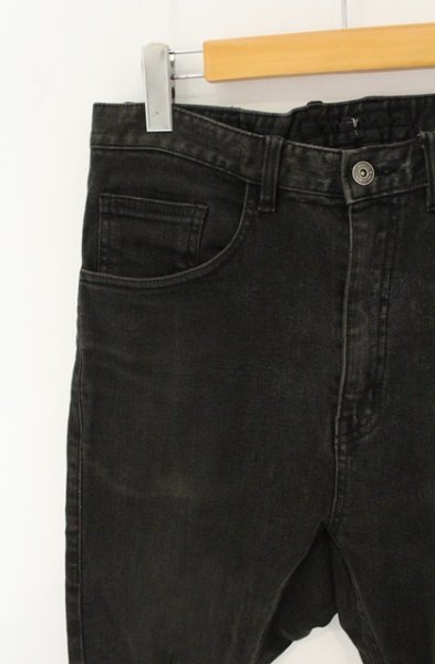 画像2: NO ID. / ユーズドウォッシュストレッチサルエルデニムパンツ 1 ブラック（グレー） O-26-06-25-034-NO-pa-YM-OS (2)
