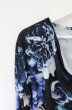 画像2: CIVARIZE / Zest フラワー総柄ドレープカットソー 44 ブラックｘブルー O-26-09-16-011-CI-to-YM-OS (2)
