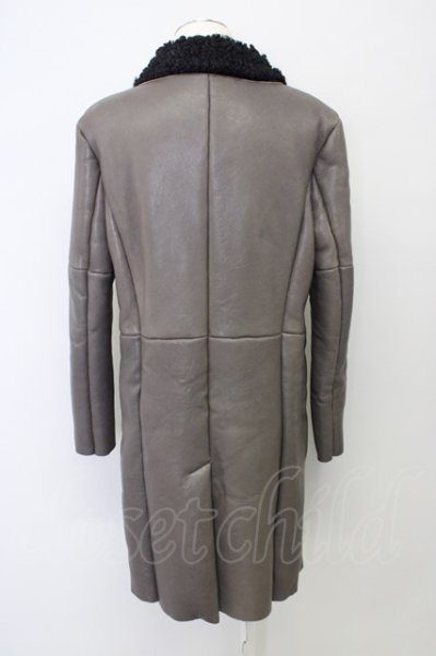 画像2: NO ID. BLACK / コート.ラムベジタブルフェイクムートンリバーシブルハイカラーコート 3 ダークグレー T-23-10-31-014-NO-ou-YM-ZT-MK026 (2)