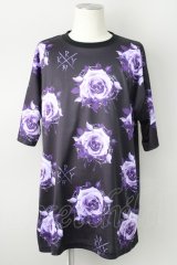 【SALE】KRY clothing / スカルローズ Tシャツ  ブラック T-23-11-30-1009-KR-ts-YM-ZT493
