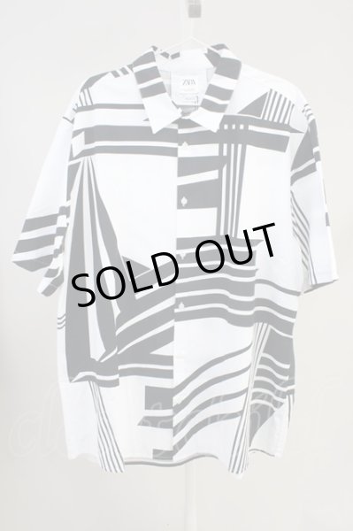 画像1: ZARA / 【タグ付き】幾何学BIG半袖シャツ EU XL ブラックｘホワイト T-24-05-15-021-ZA-sh-YM-ZT (1)
