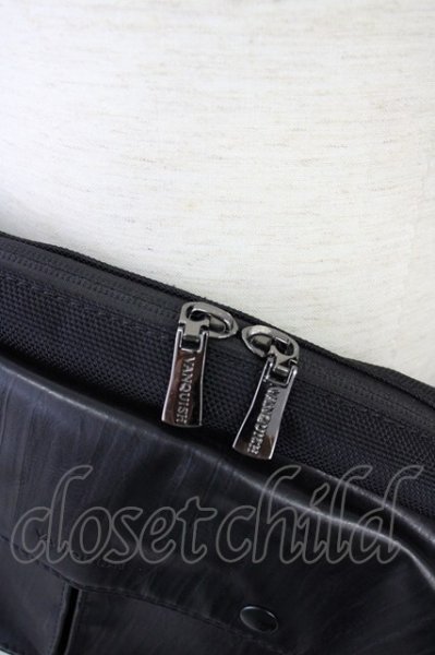 画像4: VANQUISH / コンビネーションボディバッグ  ブラック T-25-06-27-028-VA-ba-YM-ZT344 (4)