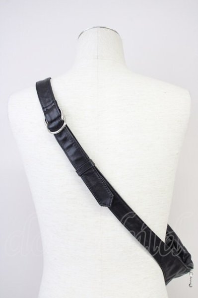 画像2: BUFFALO BOBS / DENNIS(デニス)シープレザーボディバッグ  ブラック T-25-06-28-027-BU-ba-YM-ZT344 (2)