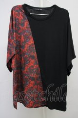 NO ID. BLACK / フラワーパターン切替ルーズTシャツ ONE ブラックｘレッド T-25-07-17-010-NO-ts-YM-ZT