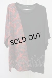 NO ID. BLACK / フラワーパターン切替ルーズTシャツ ONE ブラックｘレッド T-25-07-17-010-NO-ts-YM-ZT239