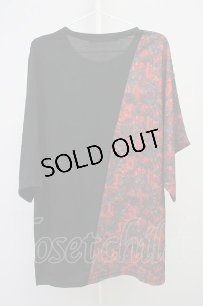 画像2: NO ID. BLACK / フラワーパターン切替ルーズTシャツ ONE ブラックｘレッド T-25-07-17-010-NO-ts-YM-ZT239 (2)