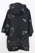 画像2: A.F ARTEFACT / PYRA PATTERN PRINT SWEAT HOODIE 半袖パーカー 2 ブラック T-25-08-06-026-A.-to-YM-ZT (2)