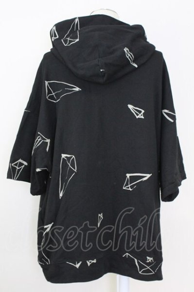 画像2: A.F ARTEFACT / PYRA PATTERN PRINT SWEAT HOODIE 半袖パーカー 2 ブラック T-25-08-06-026-A.-to-YM-ZT111 (2)