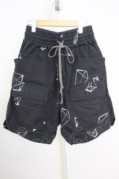 画像1: A.F ARTEFACT / PYRA PATTERN PRINT CARGO BASKET ショートパンツ 3 ブラック T-25-08-06-038-A.-pa-YM-ZT