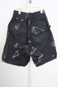画像2: A.F ARTEFACT / PYRA PATTERN PRINT CARGO BASKET ショートパンツ 3 ブラック T-25-08-06-038-A.-pa-YM-ZT (2)