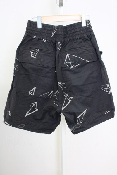 画像2: A.F ARTEFACT / PYRA PATTERN PRINT CARGO BASKET ショートパンツ 3 ブラック T-25-08-06-038-A.-pa-YM-ZT