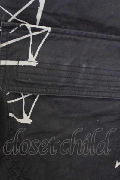 画像5: A.F ARTEFACT / PYRA PATTERN PRINT CARGO BASKET ショートパンツ 3 ブラック T-25-08-06-038-A.-pa-YM-ZT109 (5)