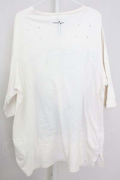 画像2: First Aid to the injured / "THE HIDDEN" GRAPHIC Tシャツ  ライトベージュ T-25-08-06-010-0-ts-YM-ZT