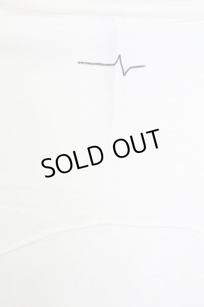 画像7: First Aid to the injured / "THE HIDDEN" GRAPHIC Tシャツ  ライトベージュ T-25-08-06-010-0-ts-YM-ZT106 (7)