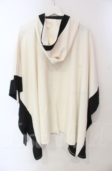 画像4: NO ID. BLACK / ドローストリングスフーデッドポンチョ ONE ホワイトｘブラック T-25-12-11-029-NO-ja-YM-ZT (4)