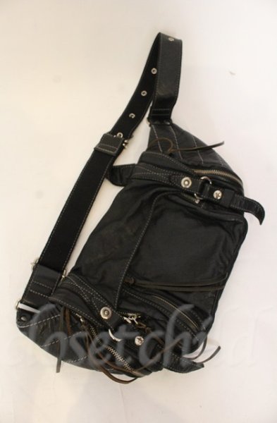 画像1: TORNADO MART / カウレザーボディバッグ  ブラック T-25-12-13-073-TO-ba-YM-ZT1213P (1)