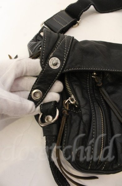 画像3: TORNADO MART / カウレザーボディバッグ  ブラック T-25-12-13-073-TO-ba-YM-ZT1213P (3)