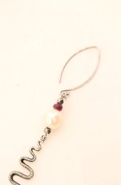 画像2: gunda / JUPITER PI ピアス  シルバーｘホワイト T-25-12-16-044-gu-ac-YM-ZT (2)