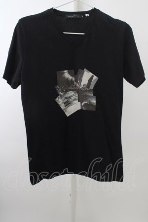 画像: 【SALE】GOSTAR DE FUGA Tシャツ.フォトプリントVネック T-23-03-15-009-GO-ts-YM-ZT543