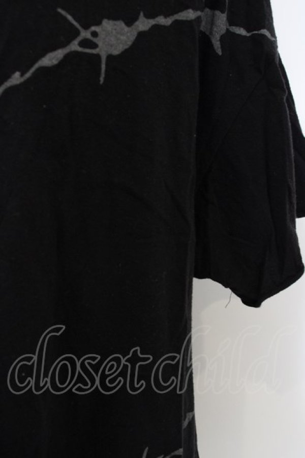 画像2: NO ID. BLACK / C天竺ワイヤープリントカットオフC-N-BIG Tシャツ ONE ブラック O-24-03-19-038-NO-ts-YM-ZT075 (2)