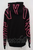 画像4: 【WINTERセール】ATTI / 立体ワードプルパーカー F ブラック O-24-04-04-017-BE-to-YM-ZT078 (4)