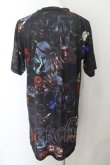 画像2: 【WINTERセール】NO ID. BLACK / グラフィックフラワープリントロングTシャツ  ブラック O-24-09-26-032-NO-ts-YM-ZT049 (2)