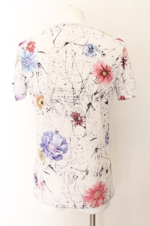 画像2: 【WINTERセール】CIVARIZE / フラワースカル総柄UネックTシャツ 44 ホワイト O-24-10-11-065-CI-ts-YM-ZT369 (2)