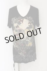画像: KMRii / MAGNOLIA SKULL FLOWER Tシャツ 3 ブラック O-24-12-29-064-KM-ts-YM-ZT137