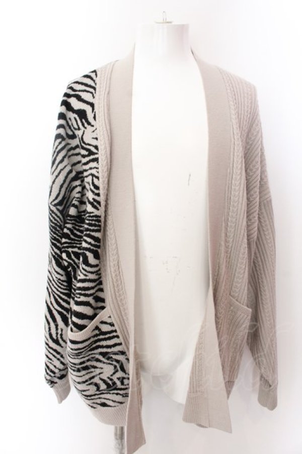 画像1: GLIMCLAP / Asymmetry pattern collar-less sweater カーディガン L ベージュ O-25-02-12-022-CL-to-YM-ZT020 (1)