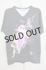 画像: BUFFALO BOBS / BOUQET(ブーケ)花柄プリントVネックTシャツ 2-3 ブラック T-24-08-02-018-BU-ts-YM-ZT315