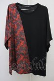 画像1: NO ID. BLACK / フラワーパターン切替ルーズTシャツ ONE ブラックｘレッド T-25-07-17-010-NO-ts-YM-ZT239 (1)
